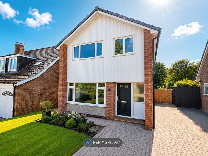 3 Bedroom Detached House To Rent In Hall Park Avenue, Leeds, LS18