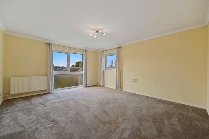 2 Bedroom Flat To Rent In St. James Road, Sutton, SM1