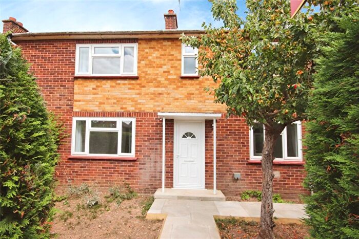 3 Bedroom End Of Terrace House To Rent In Hilltop Close, Ascot, Berkshire, SL5