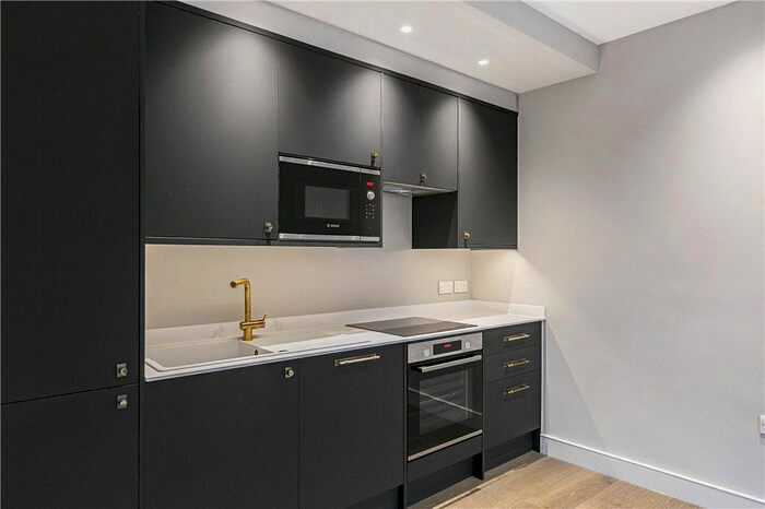 2 Bedroom Flat To Rent In Chiswick High Road, London, W4