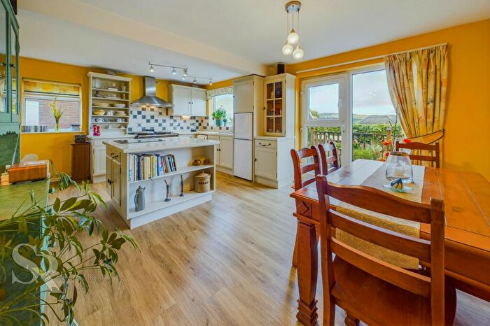 4 Bedroom Detached House For Sale In Graham Drive, Disley, SK12