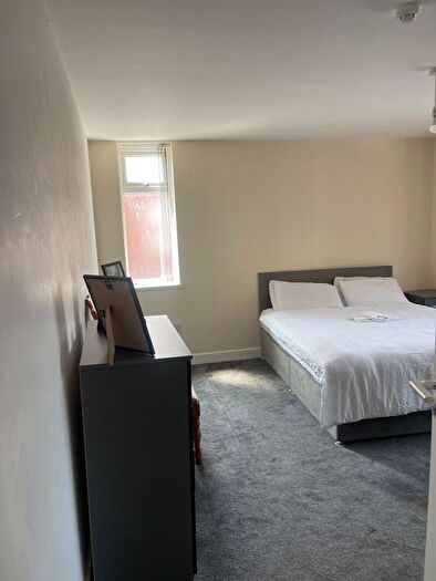 4 Bedroom Detached House To Rent In Manchester Road, Manchester, M16