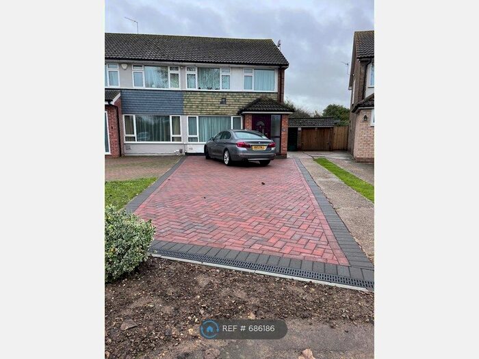 3 Bedroom Semi-Detached House To Rent In Russell Drive, Stanwell, Staines-Upon-Thames, TW19