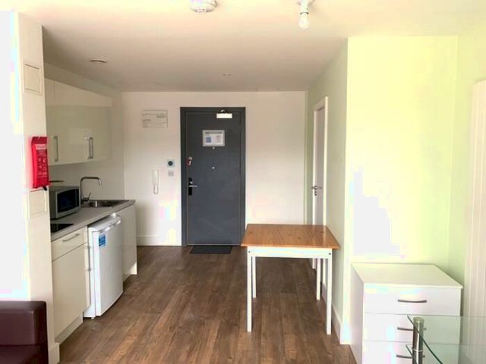 Studio To Rent In Scholes Street, Oldham, Greater Manchester, OL1