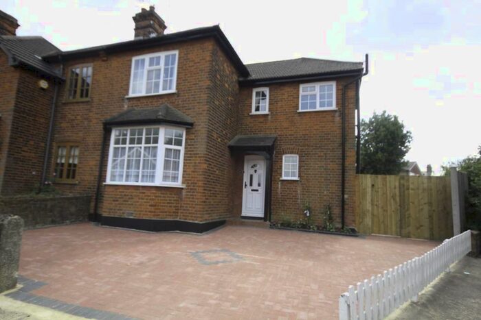 3 Bedroom Property To Rent In Woodman Road, Warley, Brentwood, CM14