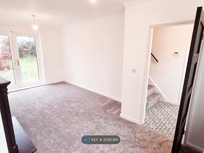 3 Bedroom Terraced House To Rent In Grangefield Avenue, Doncaster, DN11