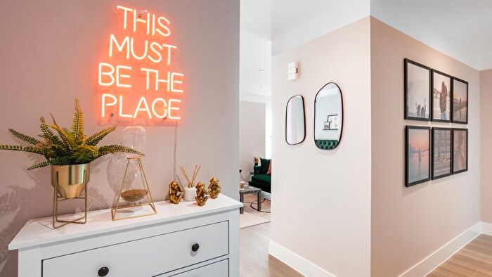 2 Bedroom Flat For Sale In The Furlong, Brighton, BN2