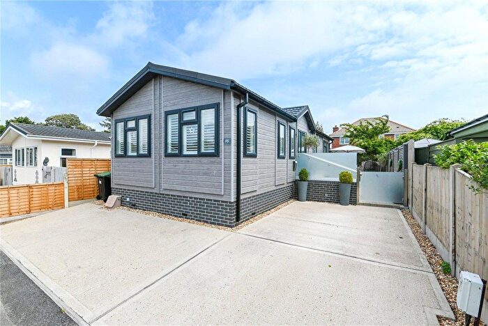 2 Bedroom Park Home For Sale In Solent Road, Naish Estate, Barton On Sea, BH25