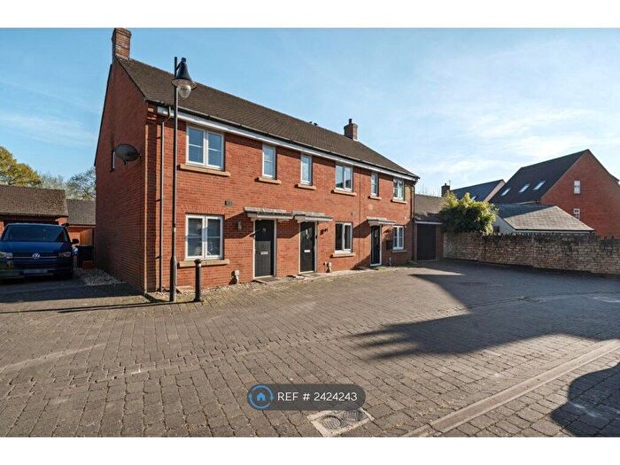 3 Bedroom Terraced House To Rent In Gaveller Road, Swindon, SN25