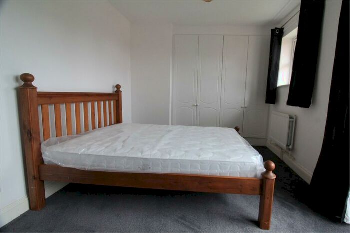 2 Bedroom Apartment To Rent In De Havilland Road, Edgware, HA8