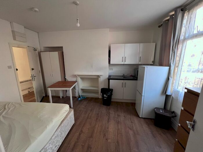 Studio To Rent In Ordnance Road, Enfield, EN3