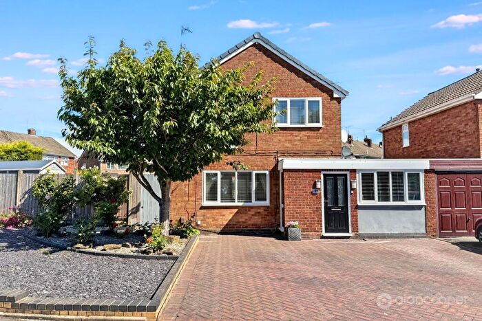 3 Bedroom Link Detached House For Sale In Atholl Crescent, Arbury View, Nuneaton, CV10