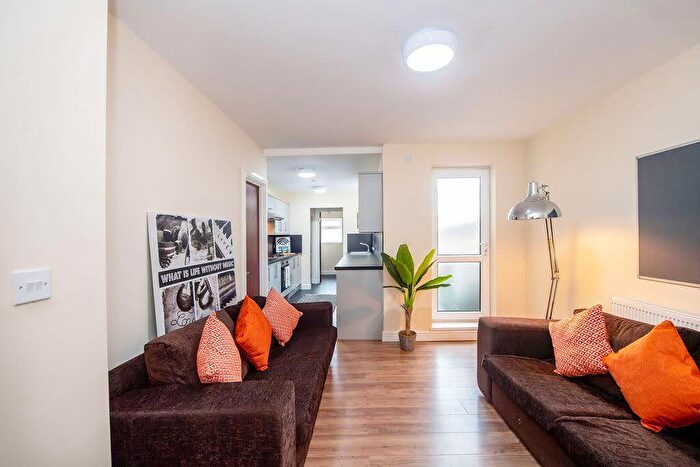 6 Bedroom Terraced House To Rent In Albert Edward Road, Liverpool, L7