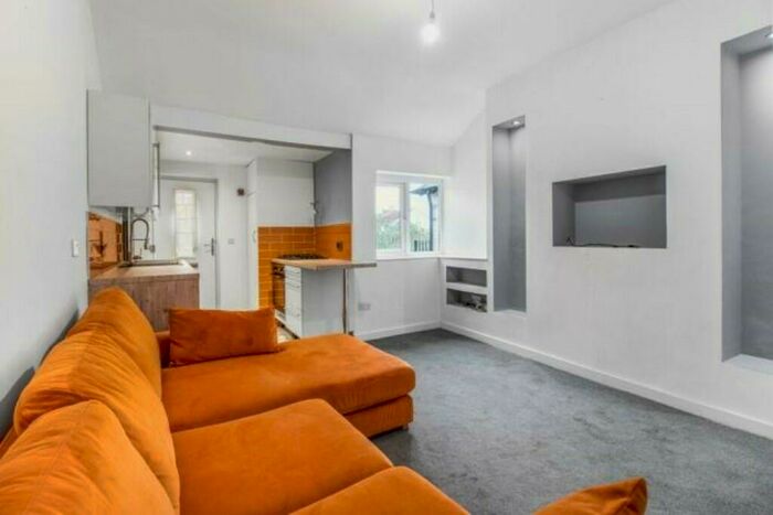 1 Bedroom Flat To Rent In Station Road, Long Eaton, NG10