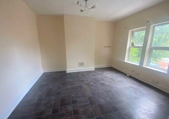 4 Bedroom Semi-Detached House To Rent In Alexandra Road, Millfield, Peterborough, PE1