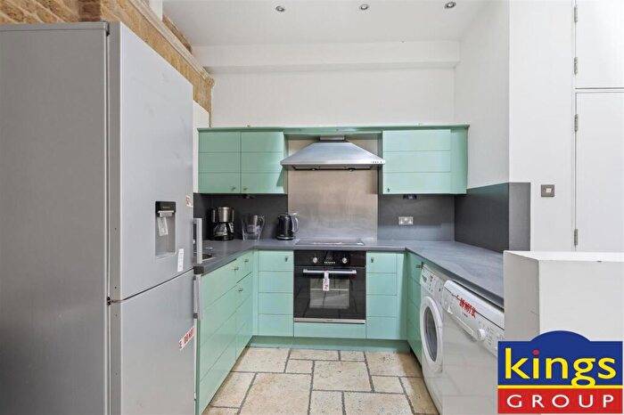 4 Bedroom Penthouse For Sale In Lansdowne Drive, London, E8 - Photo 6