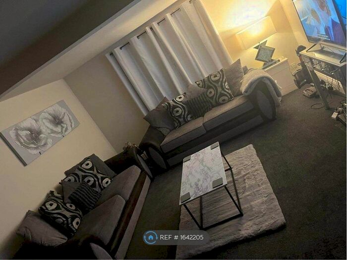 2 Bedroom Maisonette To Rent In High Street, Loftus, TS13