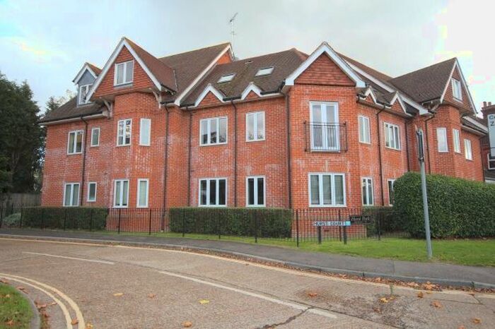 1 Bedroom Flat To Rent In Hurst Park, Horsham, RH12
