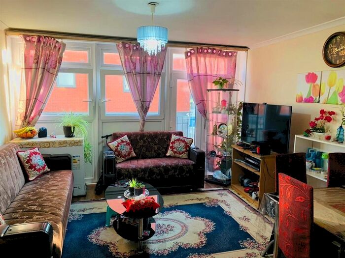 2 Bedroom Flat To Rent In Wentworth Mews, London, E3