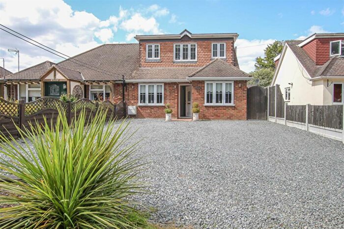 3 Bedroom Semi-Detached House For Sale In Hook End Road, Hook End, CM15