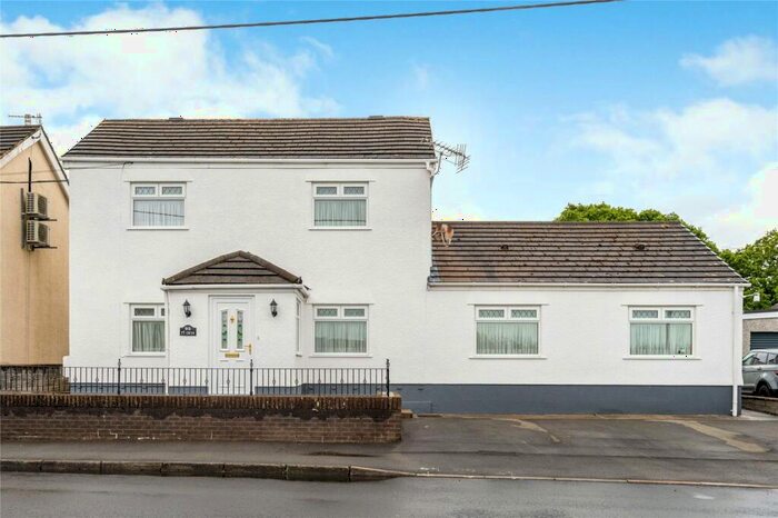 4 Bedroom Detached House For Sale In Pentre Road, Pontarddulais, Swansea, SA4