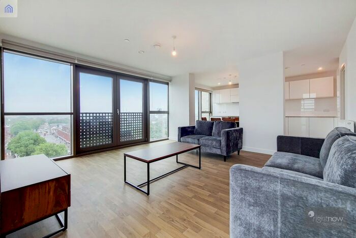 3 Bedroom Flat To Rent In Astor Apartments, London N15