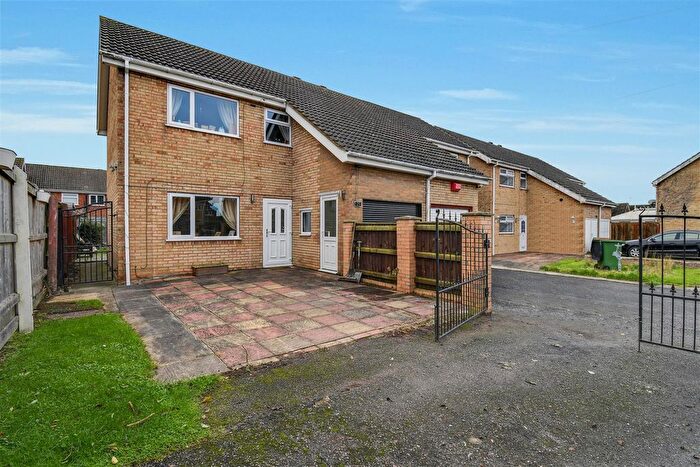 3 Bedroom Property For Sale In Kishorn Court, Immingham, DN40