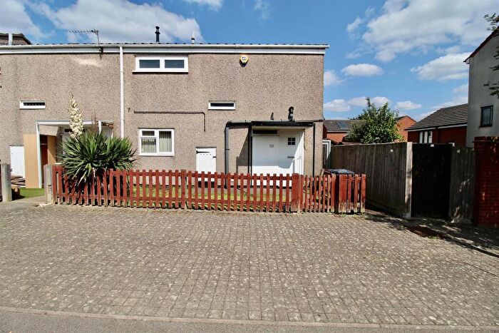 3 Bedroom End Of Terrace House For Sale In Auckland Drive, Smiths Wood, Birmingham, B36