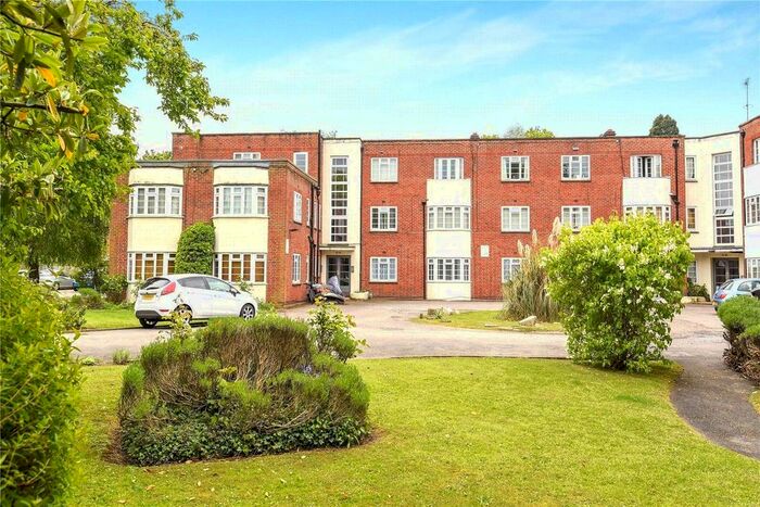1 Bedroom Flat To Rent In Berkeley Court, Coley Avenue, Reading, Berkshire, RG1