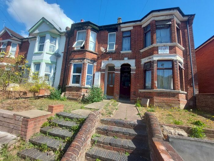 2 Bedroom Flat To Rent In Broadlands Road, Southampton, SO17