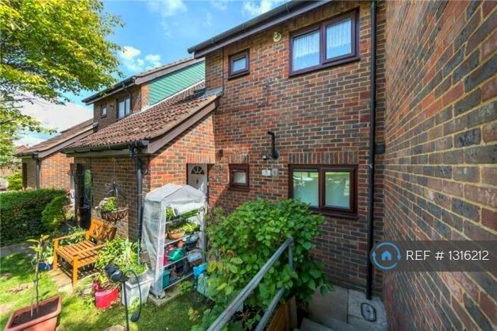 2 Bedroom Flat To Rent In The Terrace, Redbourn, St. Albans, AL3