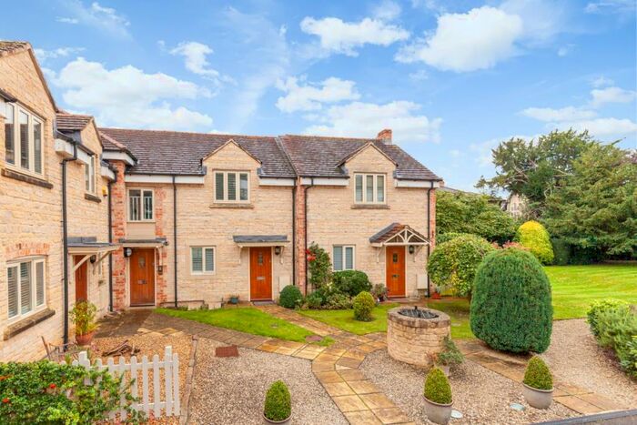 2 Bedroom Terraced House To Rent In Garth Court, Bicester, OX26