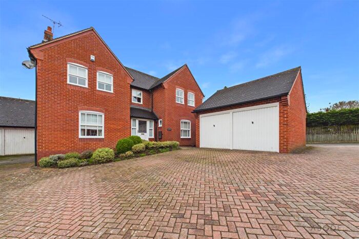 4 Bedroom Detached House For Sale In Sundial Close, Brailsford, Derbyshire, DE6