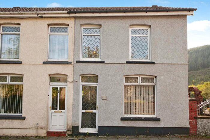 4 Bedroom End Of Terrace House For Sale In Dinam Street, Nantymoel, Bridgend, CF32