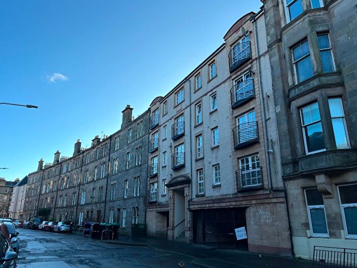 2 Bedroom Flat To Rent In Blackwood Crescent, Newington, Edinburgh, EH9
