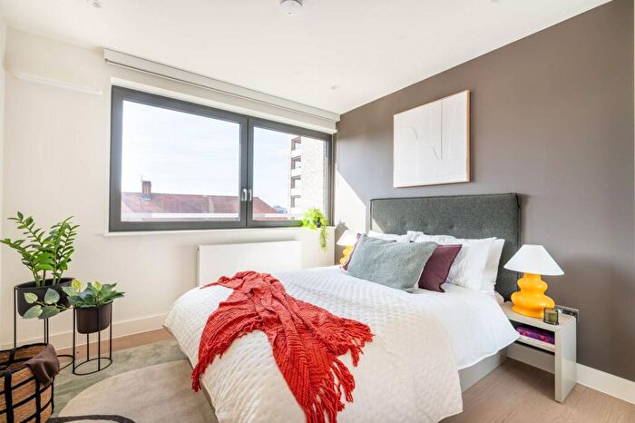 3 Bedroom Flat To Rent In Uncle, Wembley, HA9