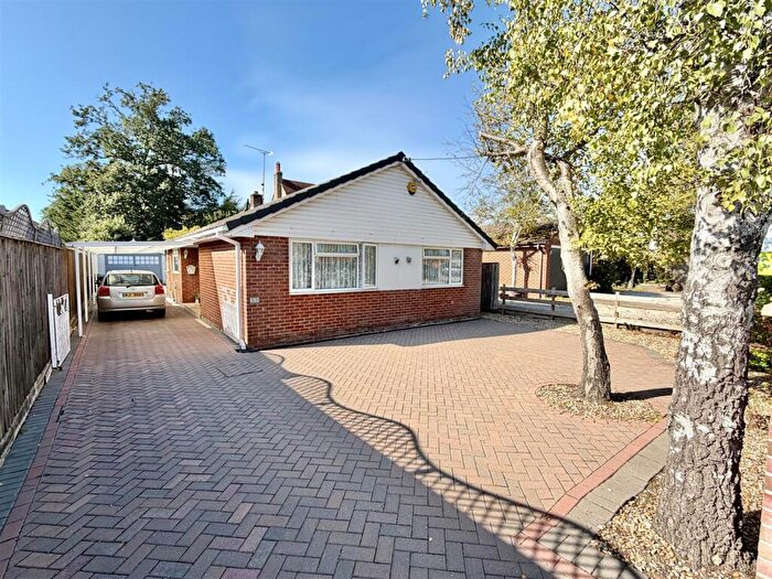 3 Bedroom Detached Bungalow For Sale In Sandy Lane, Upton, BH16