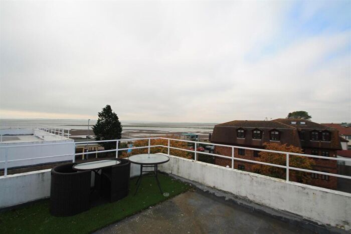 2 Bedroom Apartment To Rent In Chalkwell Avenue, Westcliff-On-Sea, SS0