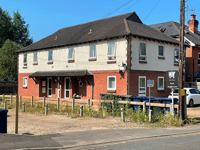 2 Bedroom Flat To Rent In Peperharow Road, Godalming, GU7