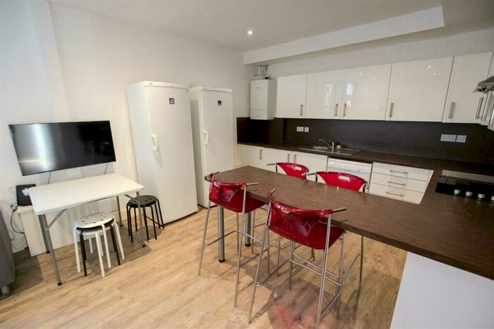 6 Bedroom House To Rent In Harrow Road, Birmingham, B29