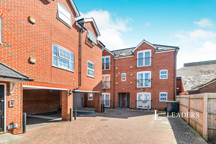 Studio To Rent In Priory Mews, Guildford Street, Chertsey, KT16