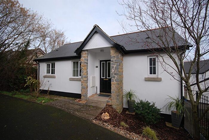 2 Bedroom Bungalow To Rent In Flax Meadow, Axminster, Devon, EX13
