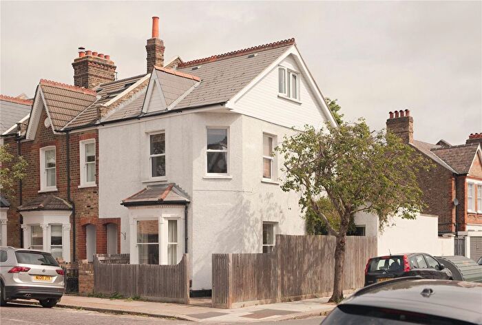 3 Bedroom Flat For Sale In Rye Road, London, SE15
