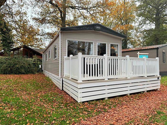 2 Bedroom Lodge For Sale In Woodling Crescent, Godshill, Fordingbridge, SP6