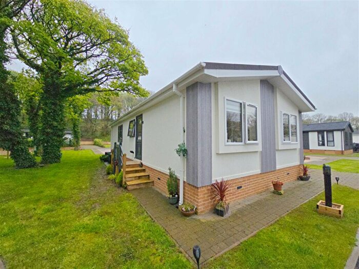 2 Bedroom Lodge For Sale In Earthwood Country Park, Clayton West, HD8