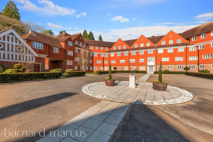 2 Bedroom Flat To Rent In Elizabeth Drive, Banstead, SM7
