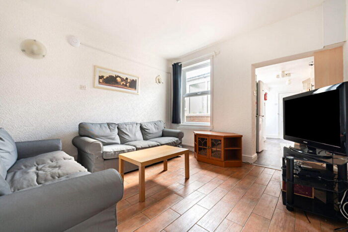 6 Bedroom Terraced House To Rent In Harrow Road, Selly Oak, Birmingham, B29