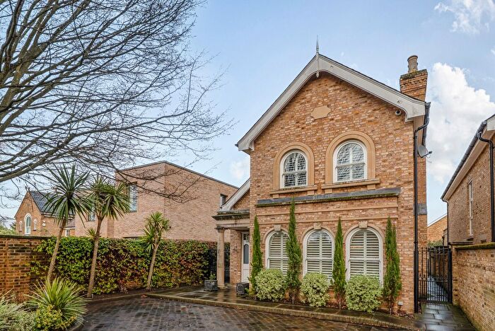 4 Bedroom Detached House To Rent In Palace Road, East Molesey, KT8