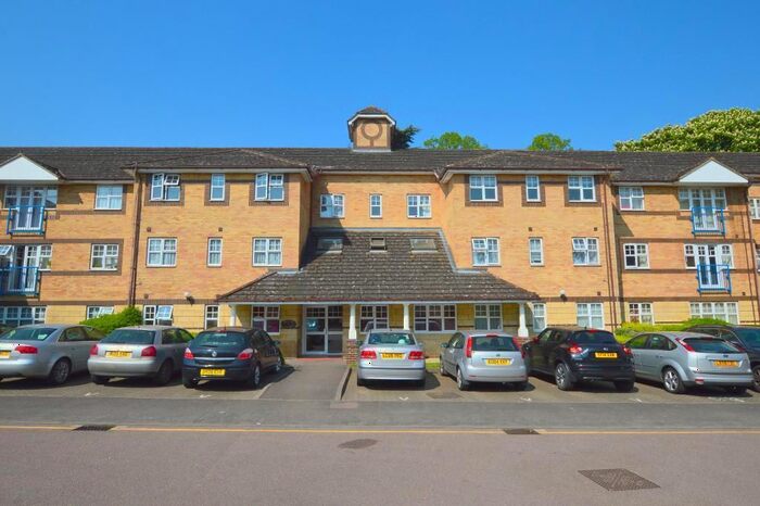 2 Bedroom Flat To Rent In Earls Meade, Luton, LU2