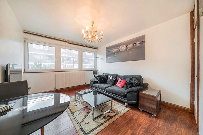 1 Bedroom Flat For Sale In Livermere Road, Hackney, E8